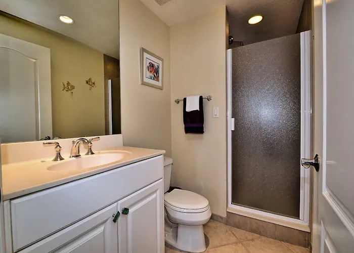 Belle Harbor 701w Luxury With Panoramic Water View. 23088